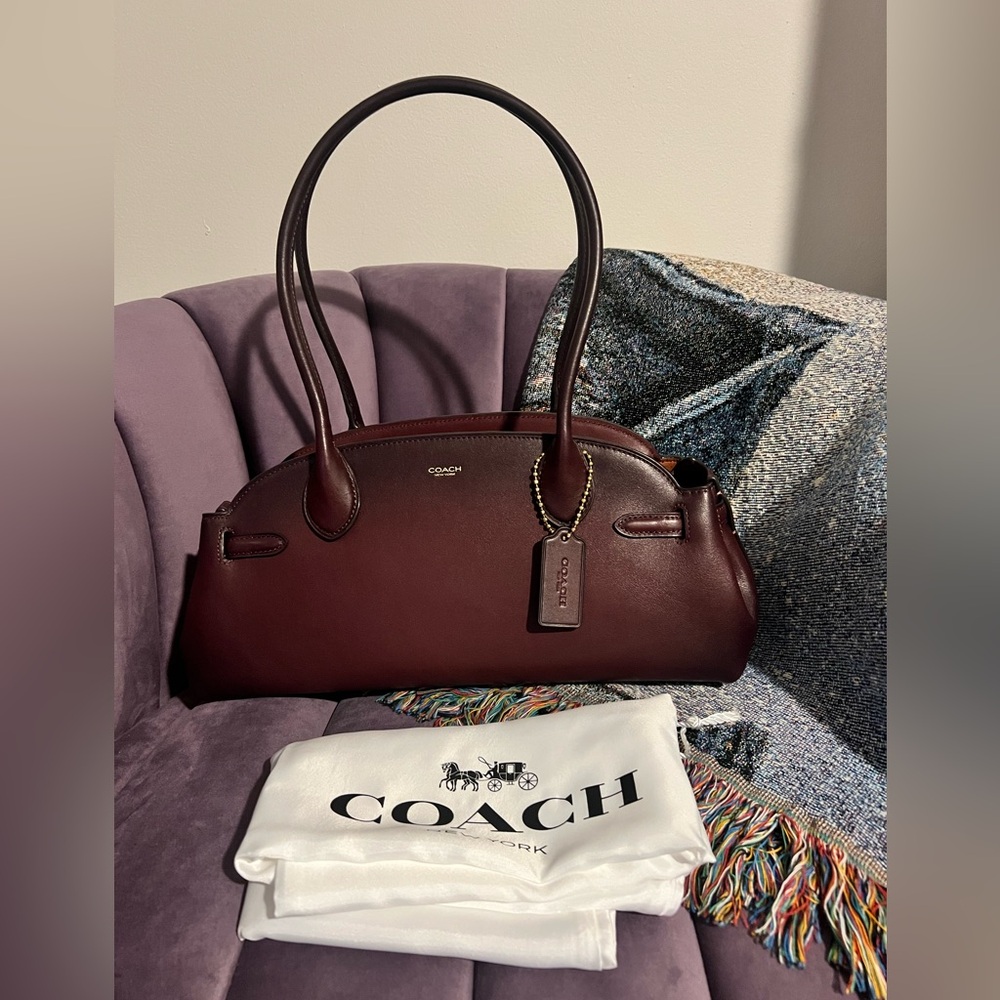 LIKE NEW Authentic Coach Empire Carryall Bag 34 Merlot